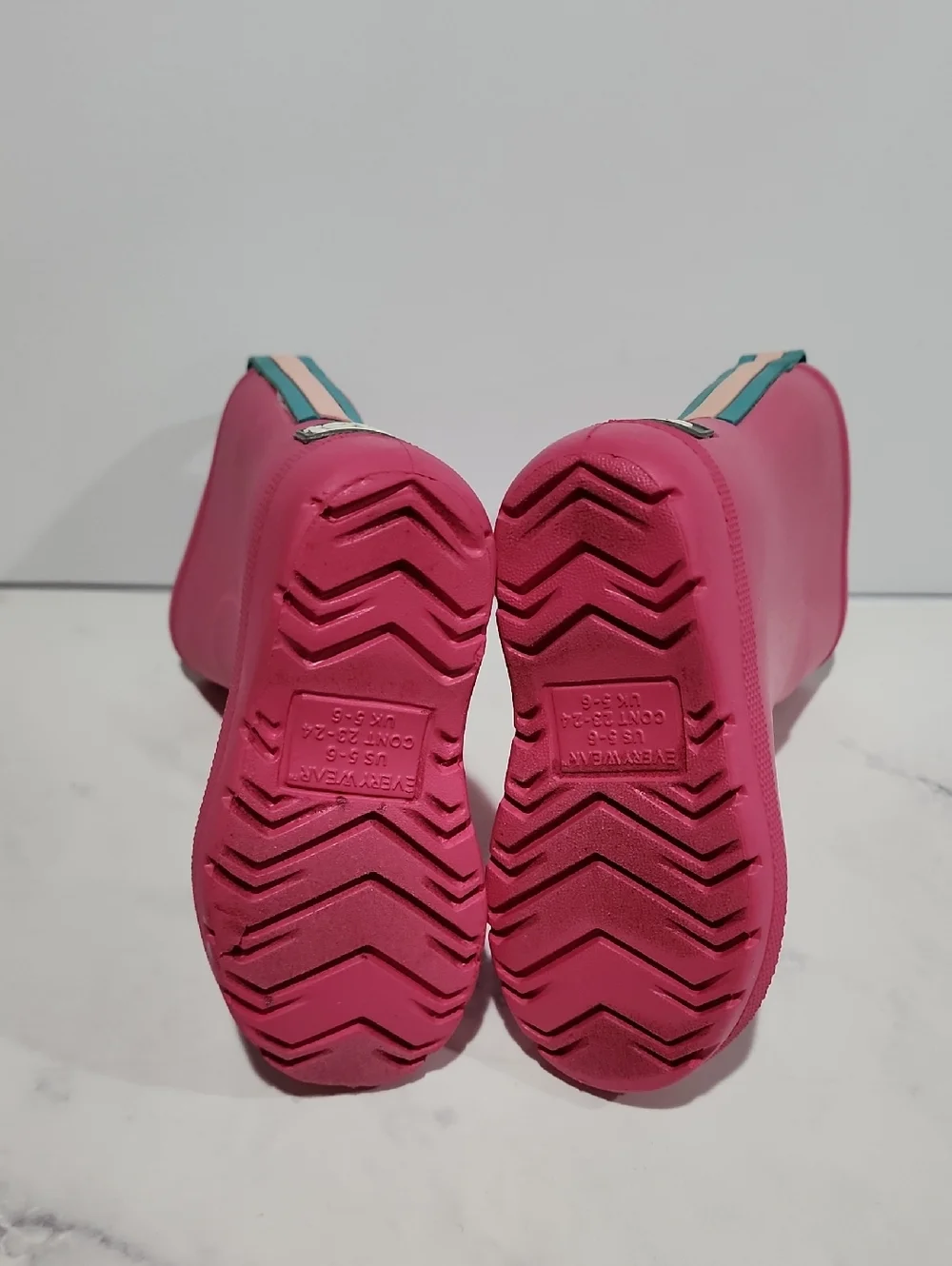 totes stylish pink